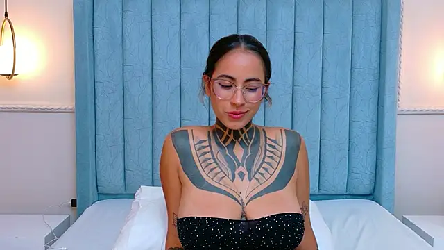 Chat XXX en directo de NicoleBlum