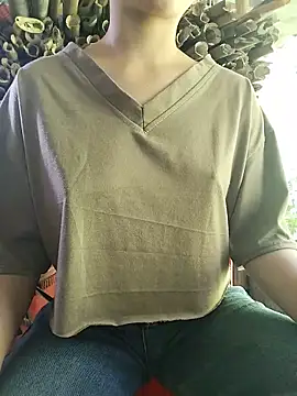 Zoe-Zoee Show in webcam