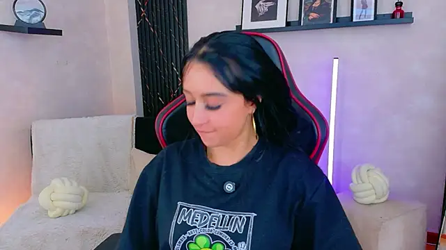 EmmyEvans1 Chat XXX live