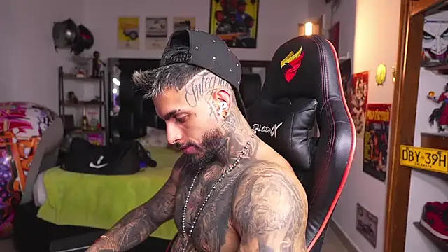 logan_hugh8 webkamerás műsora