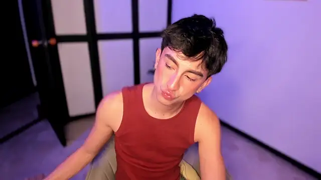 sweettaaron01 Webcam Show