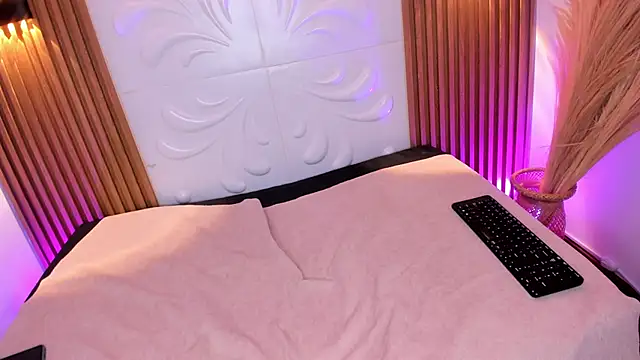 Pokazy przed kamerką – Karla_Monroe_