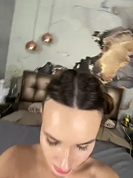 LillyNatty18 webcam show