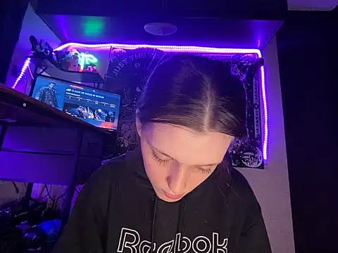 Lilactease Show in webcam