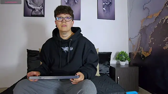 alex_noa Adlı Modelin Canlı XXX Sohbeti