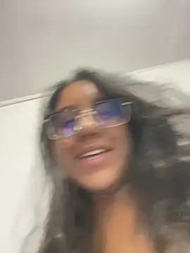 Chatroom XXX en direct de AnthoKhalifa
