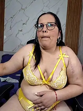 kiara_scottt লাইভ XXX চ্যাট