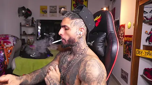 logan_hugh8 – Naživo XXX chat