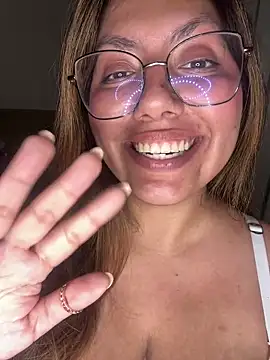 Miickinow's Live XXX Chat