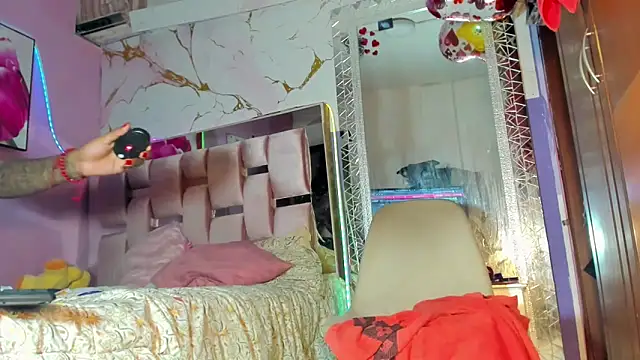 HUGE_BLACKCOCK Live XXX-Chat
