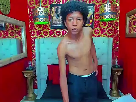 XXX chat uživo modela skinny20boy