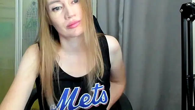 Chatroom XXX en direct de JessFoxxx