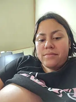 Chatroom XXX en direct de camila-titis