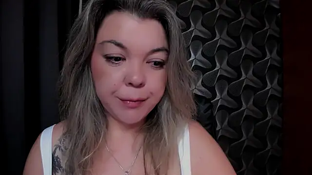 XXX chat uživo modela TheDomme