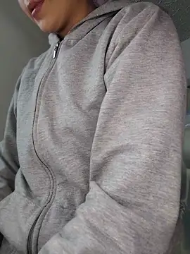 Lubnna live XXX chat