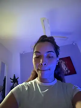 AkiraY10's Live XXX Chat