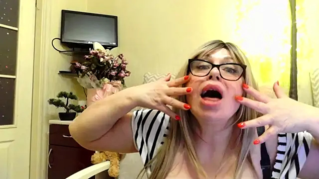 SusieNoreen Live XXX-Chat