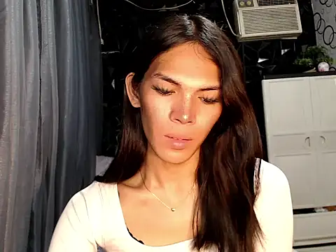 GORGEOUS_CARMEE Pertunjukan Webcam