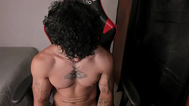 Thomas_Fit1のライブXXXチャット