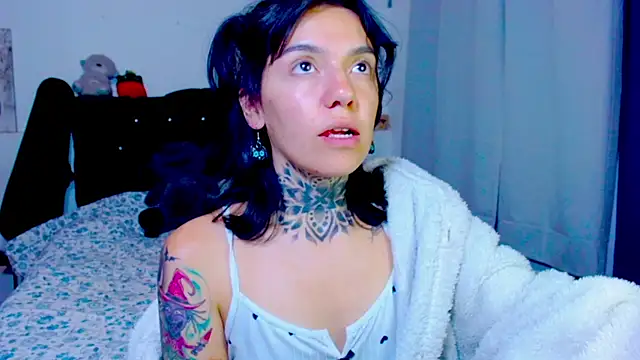 LannieGonzales Adlı Modelin Canlı XXX Sohbeti