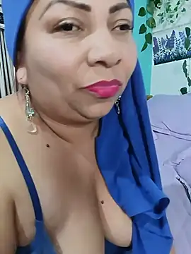 Alyona21のライブXXXチャット