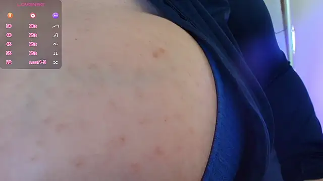 Bigbittiesandfun's Webcam Show