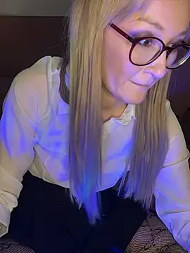 UmaBlossom XXX чат на живо