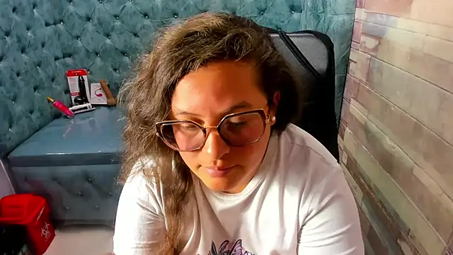 Онлайн чат XXX Sarah_Boobs_