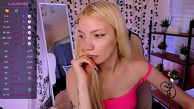 AnyaTaylor_ Chat XXX in diretta