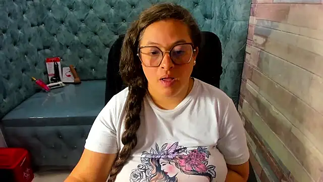 Czat XXX na żywo – Sarah_Boobs_