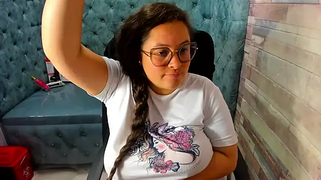 Sarah_Boobs_ XXX чат на живо