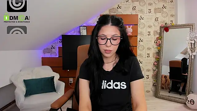 EmillyTaylor লাইভ XXX চ্যাট