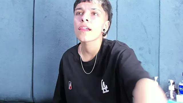 Megan_Thompson_ élő XXX-chatje