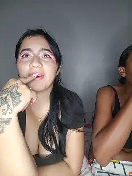 Chloe_Sky_love Adlı Modelin Canlı XXX Sohbeti