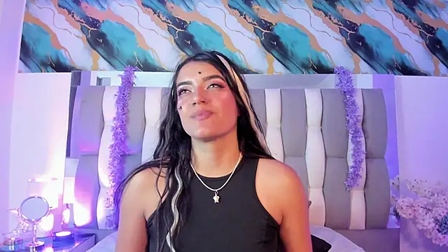 Chat +18 de IsaDiiaz ao vivo