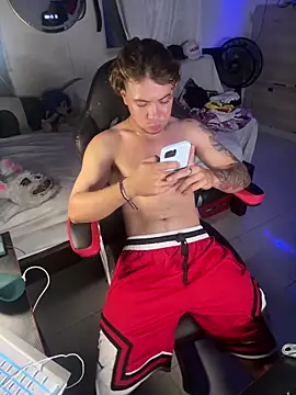 AngelLatinBoy webcam show