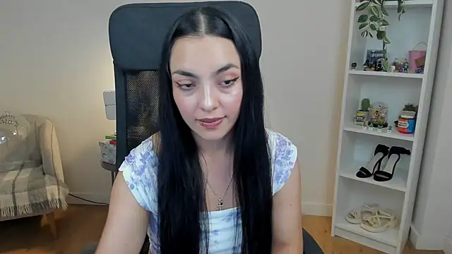 _BellaEvans_ Chat XXX in diretta