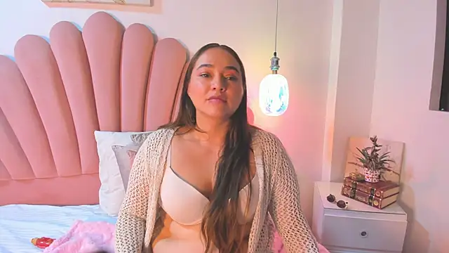 SabrinaVantress XXX чат на живо