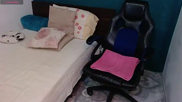 عرض كام scaelettdubois