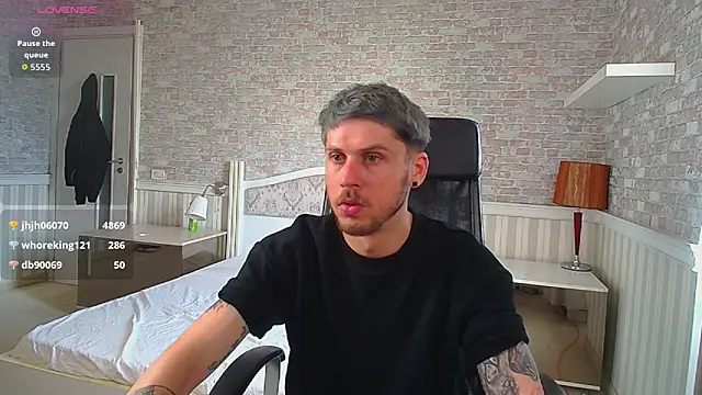 JonahShaw élő XXX-chatje