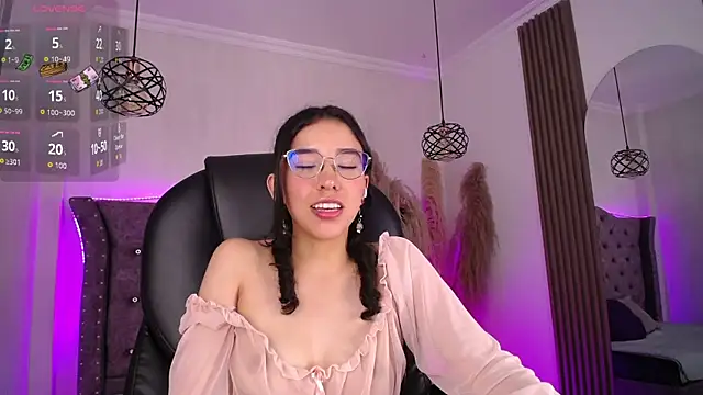 Amara_Davis1 现场XXX聊天