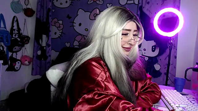 lussyevans24 live XXX chat