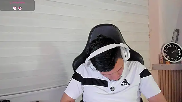 Rick_Adams élő XXX-chatje