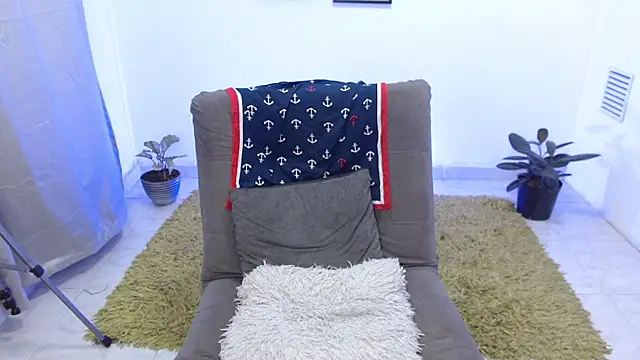 hades_derox_'s Webcam Show