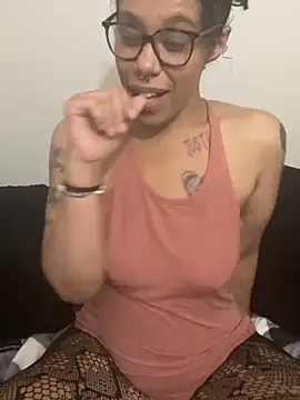 Czat XXX na żywo – Desirae_Luciano