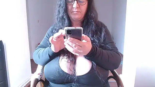 mayabbw50tits 现场XXX聊天