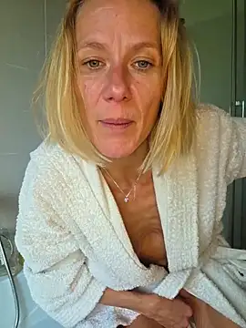 yola181 Live XXX-chat