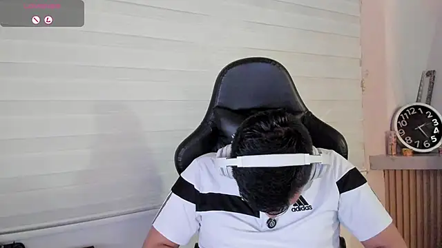 Rick_Adams Chat XXX in diretta