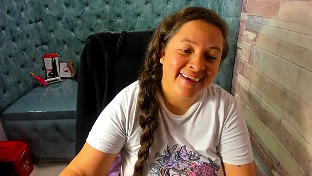 XXX chat uživo modela Sarah_Boobs_