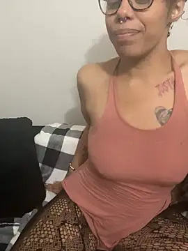 Pertunjukan Kamera Web Desirae_Luciano